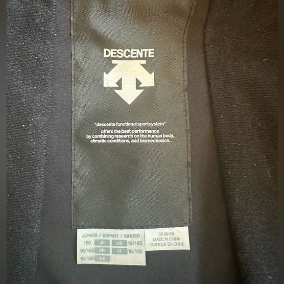 Descente black ski jacket - Picture 2 of 4